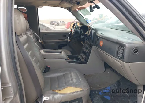 2005 Chevrolet Avalanche 1500 Z66 из США, поврежденный, VIN 3GNEC12Z35G190465